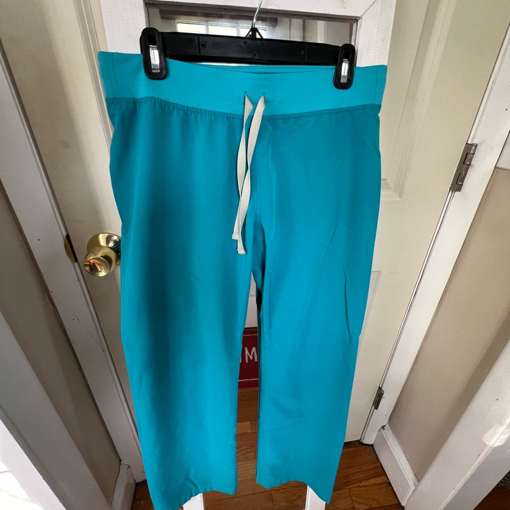 Figs women’s Livingston scrub bottoms